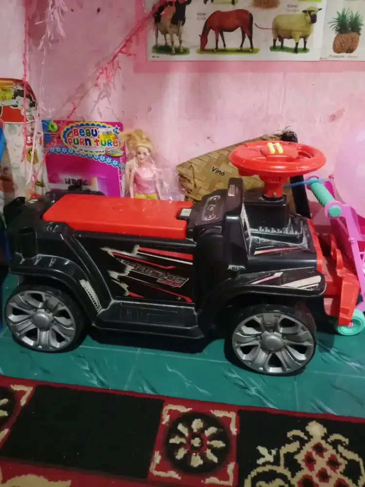Mobil mainan anak