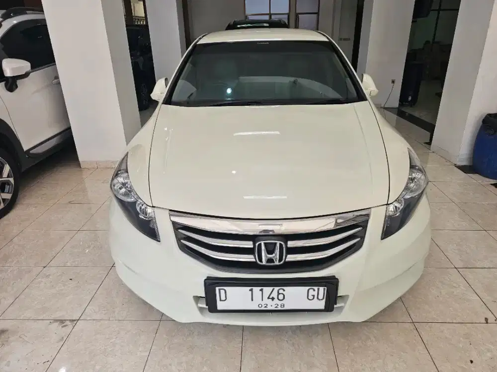 Honda Accord 2.4 VTIL at 2012 putih, km 94rb, service recore honda