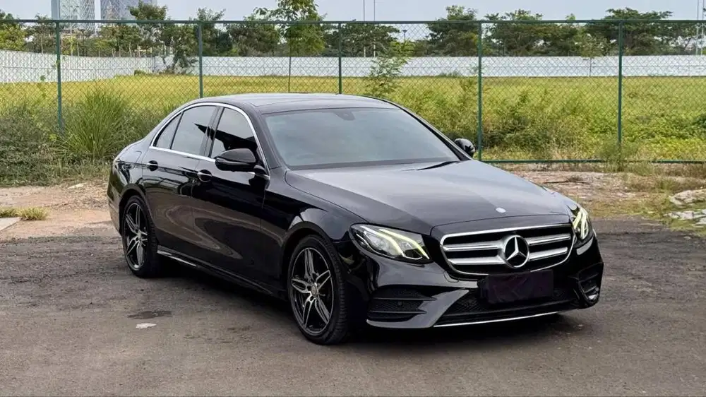 MERCEDES BENZ E300 AMG LINE 2017