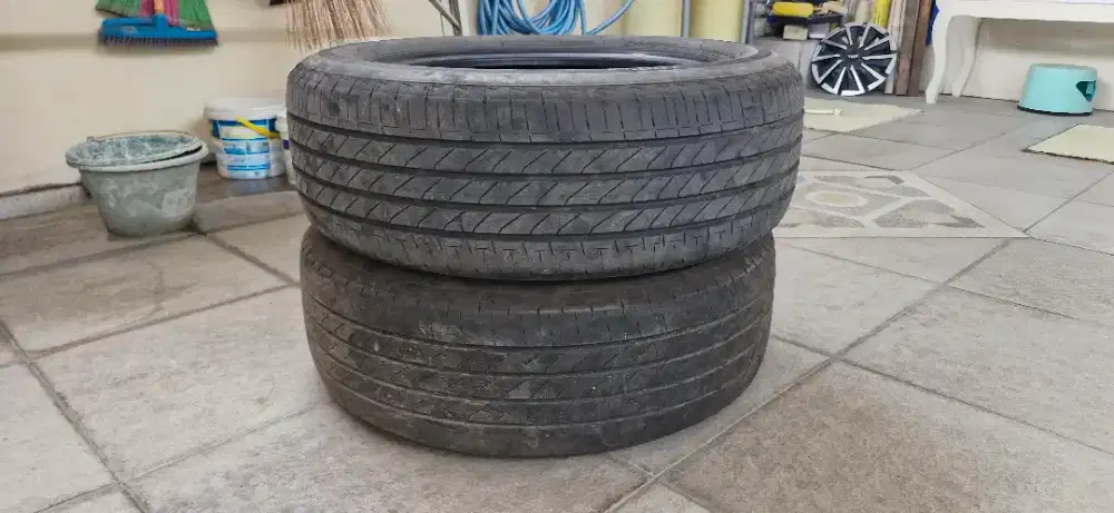 Dijual 2( dua ) ban bekas layak pakai merk Bridgestone