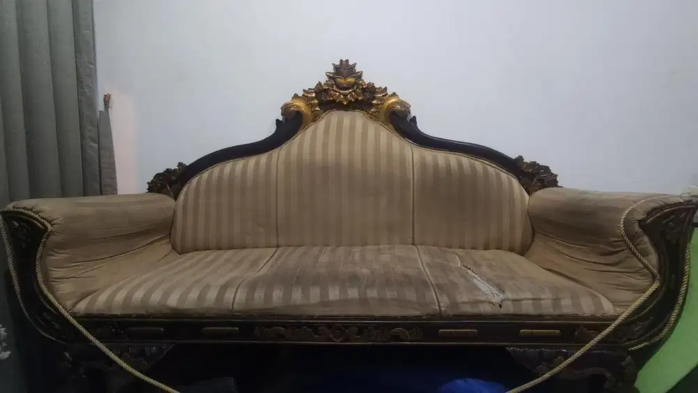 Sofa kayu bonus 2 lemari