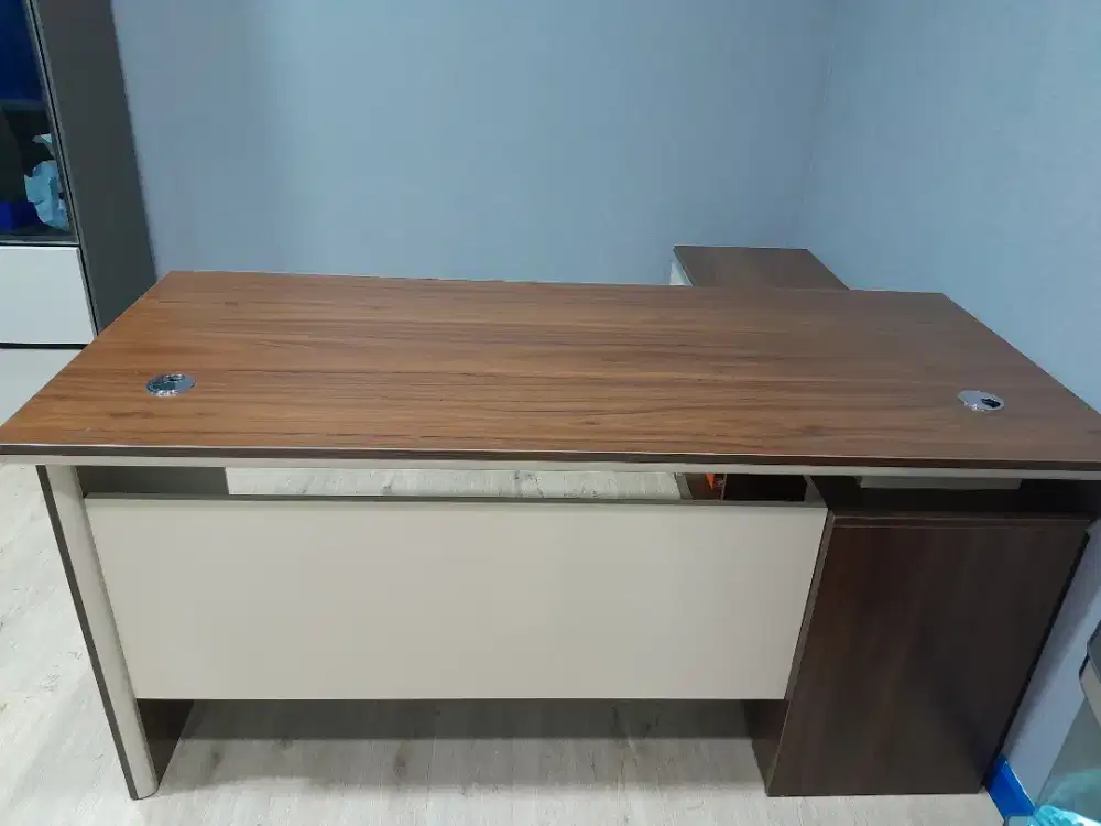 Meja Kantor Informa