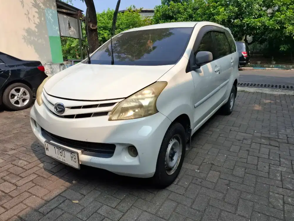 Dijual xenia putih tipe x
