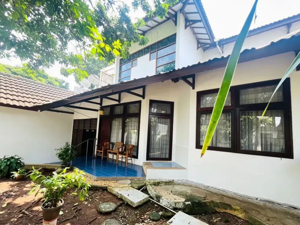 Rumah Lama klasik  di Kebayoran Baru dekat Senopati