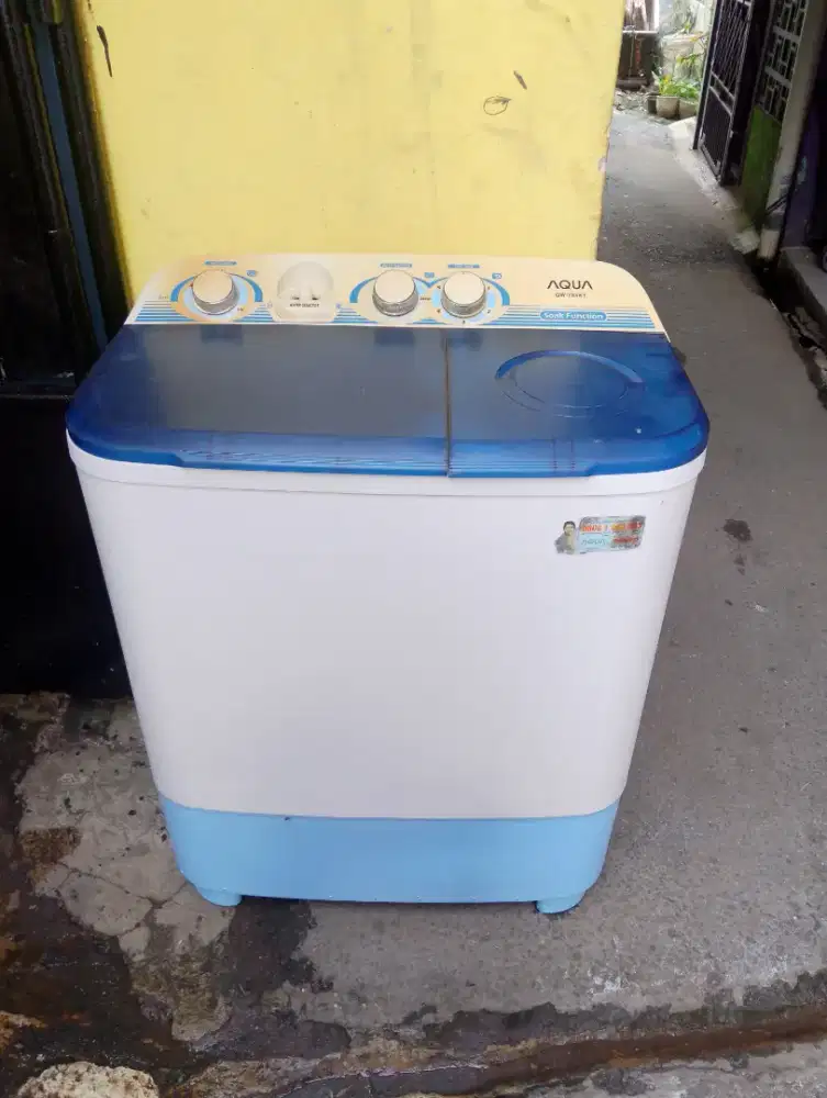 Mesin cuci Aqua 7kg