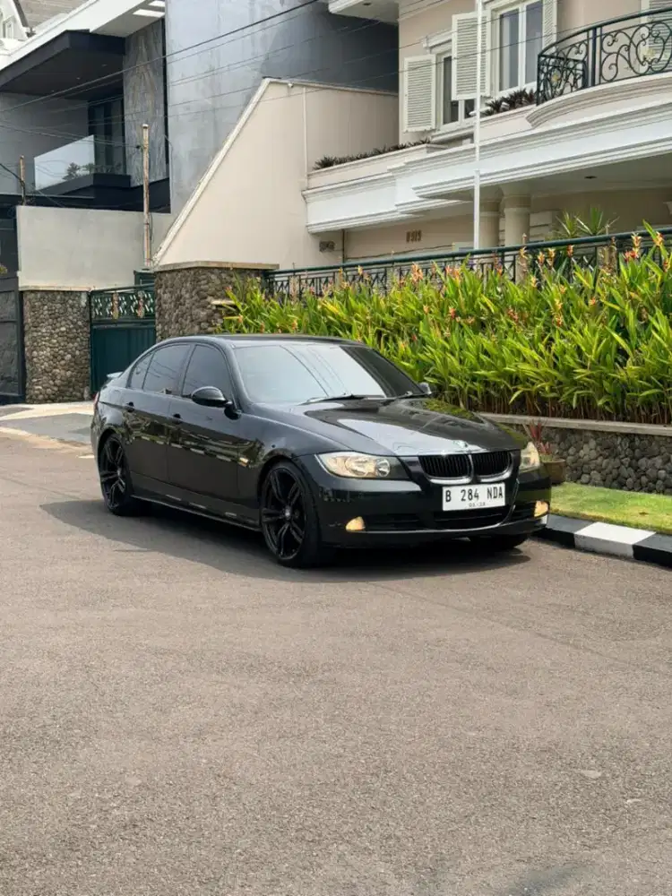 BMW E90 320i Executive 2006