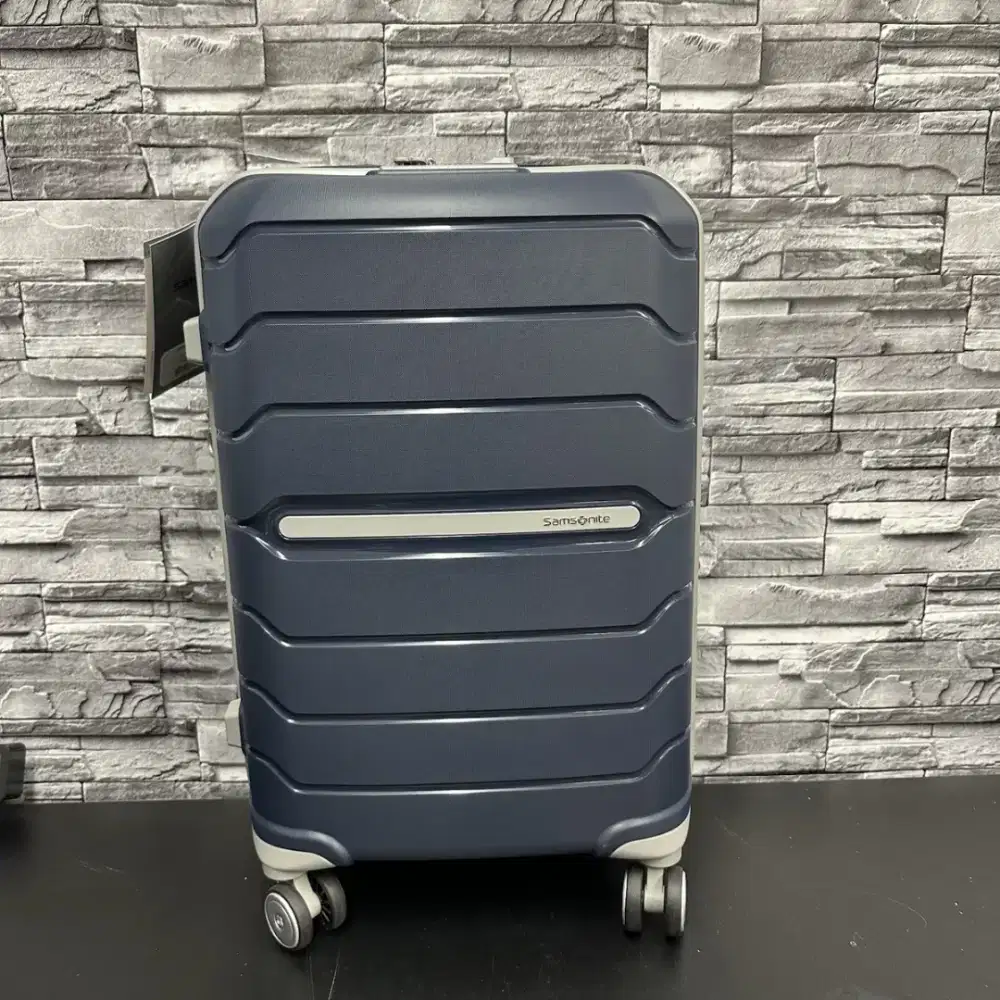 KOPER SAMSONITE  Freeform Hardside 21 cabin Size New masi baru !!
