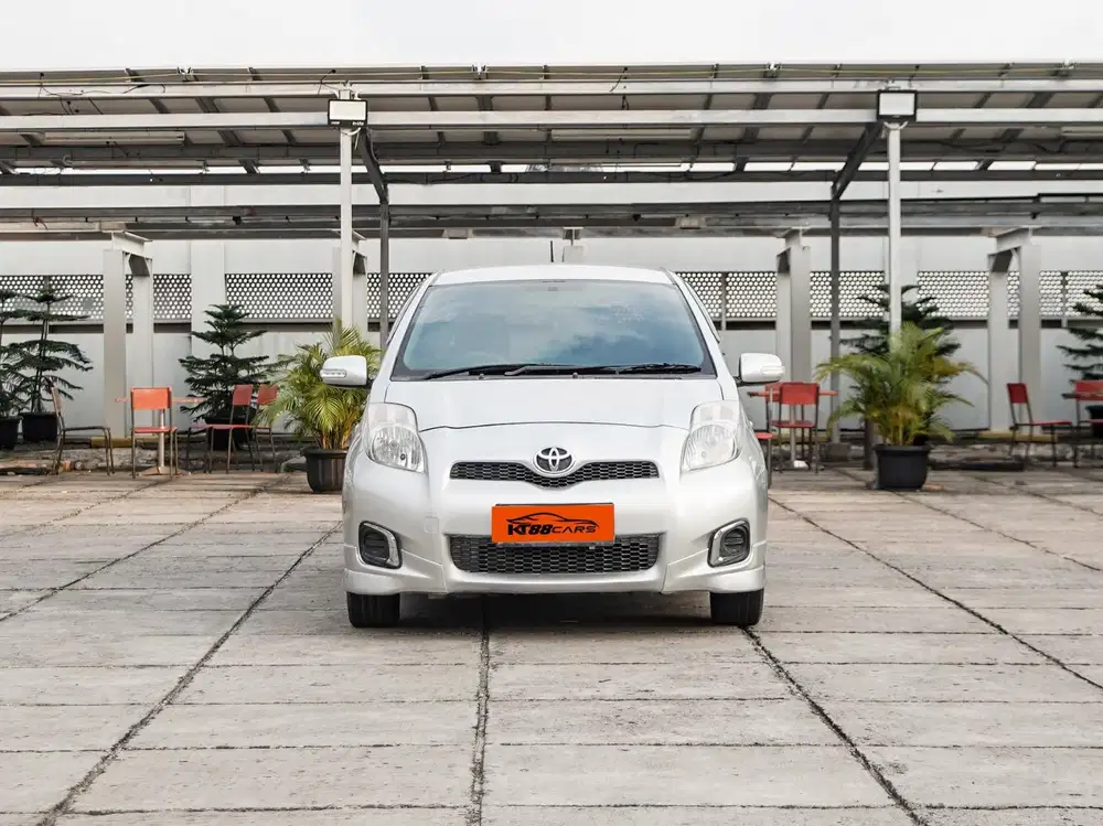 Toyota Yaris E AT 2012 Silver Metalik