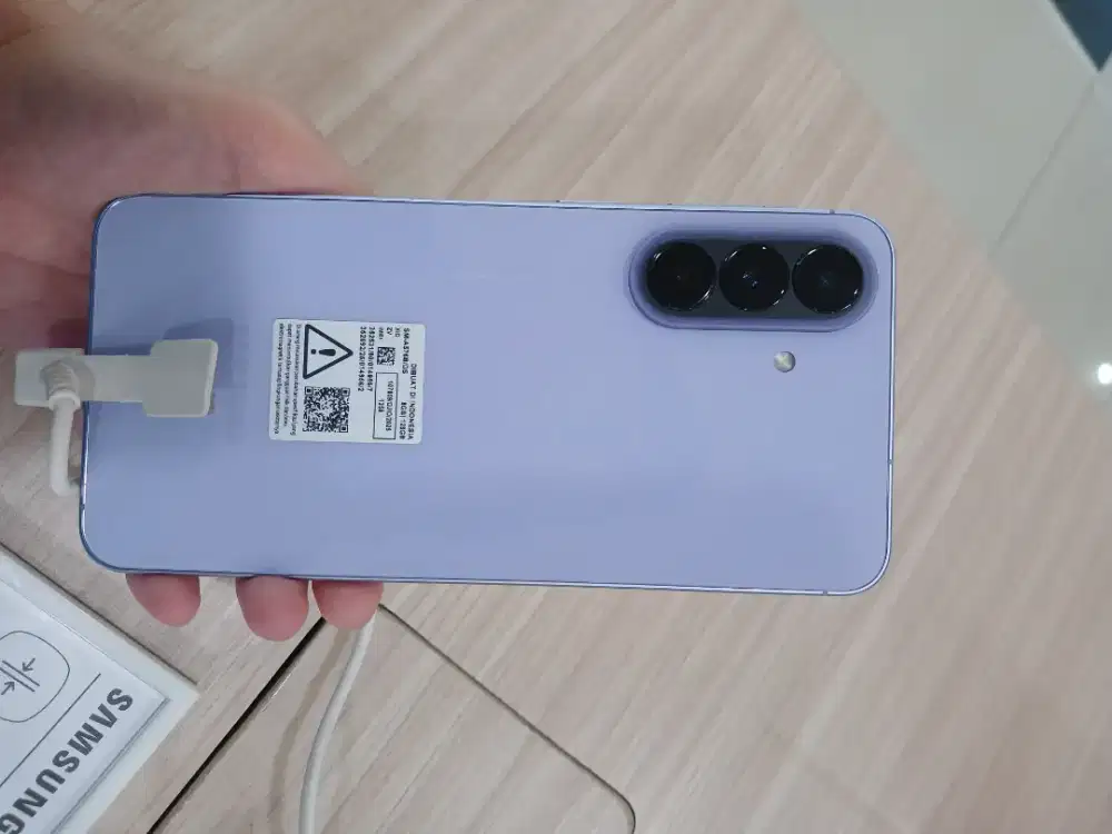 SAMSUNG GALAXY A57