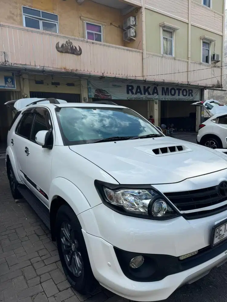 Fortuner 2.5 VNT TRD manual 2012
