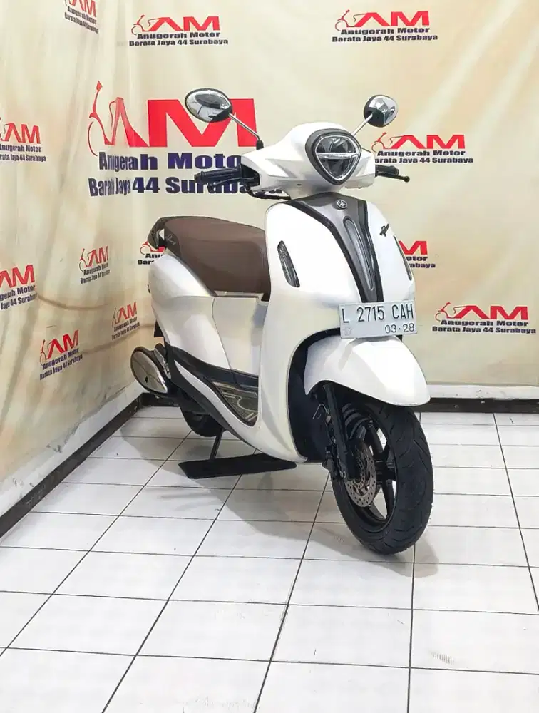 Km 8 Ribu Yamaha grand filano Lux  125 tahun 2023 warna putih