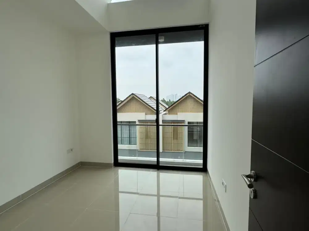 sewa rumah 3 lantai osaka residence uk 6x10m kosongan ada AC