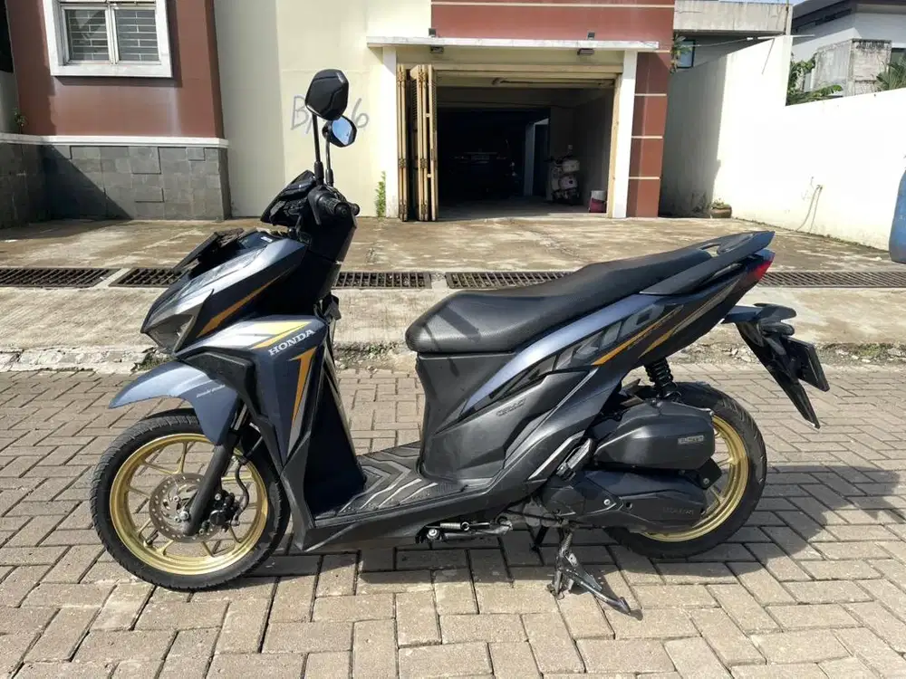 Honda Vario 125 eSP CBS ISS 2022 Advance Matte Blue PLAT BANDUNG
