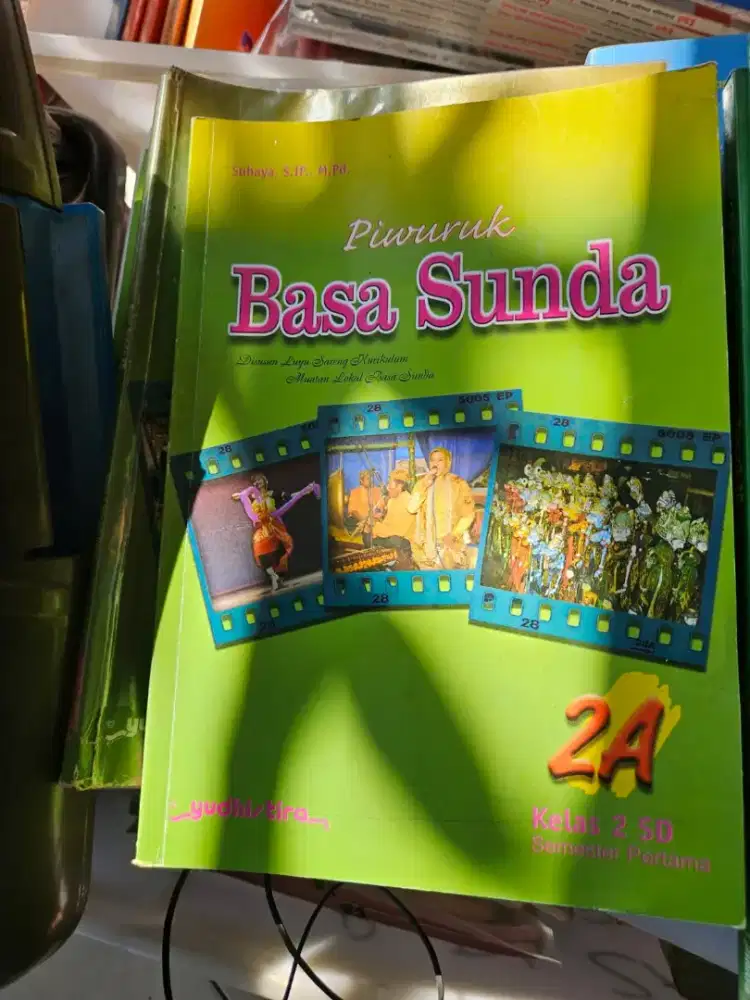 Buku bekas sekolah