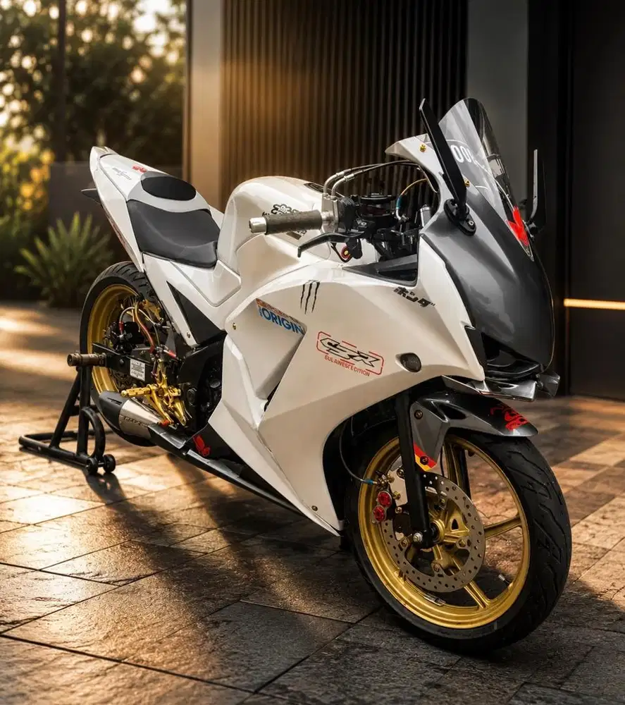 Honda CBR 2014 150cc Modif Tipis – Kondisi Bagus, Nego + Helm KYT