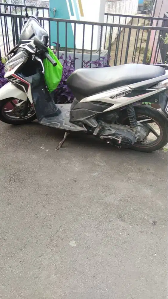 Vario Old 2010 Putih