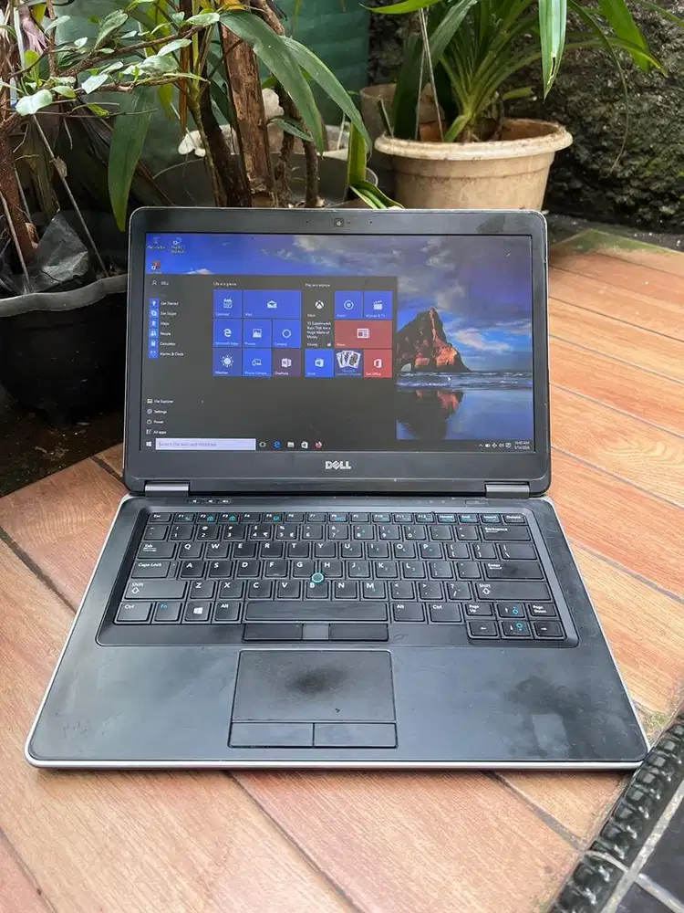 Laptop Dell Lattitude E7440 Intel Core i5 Gen 4 Siap Pakai