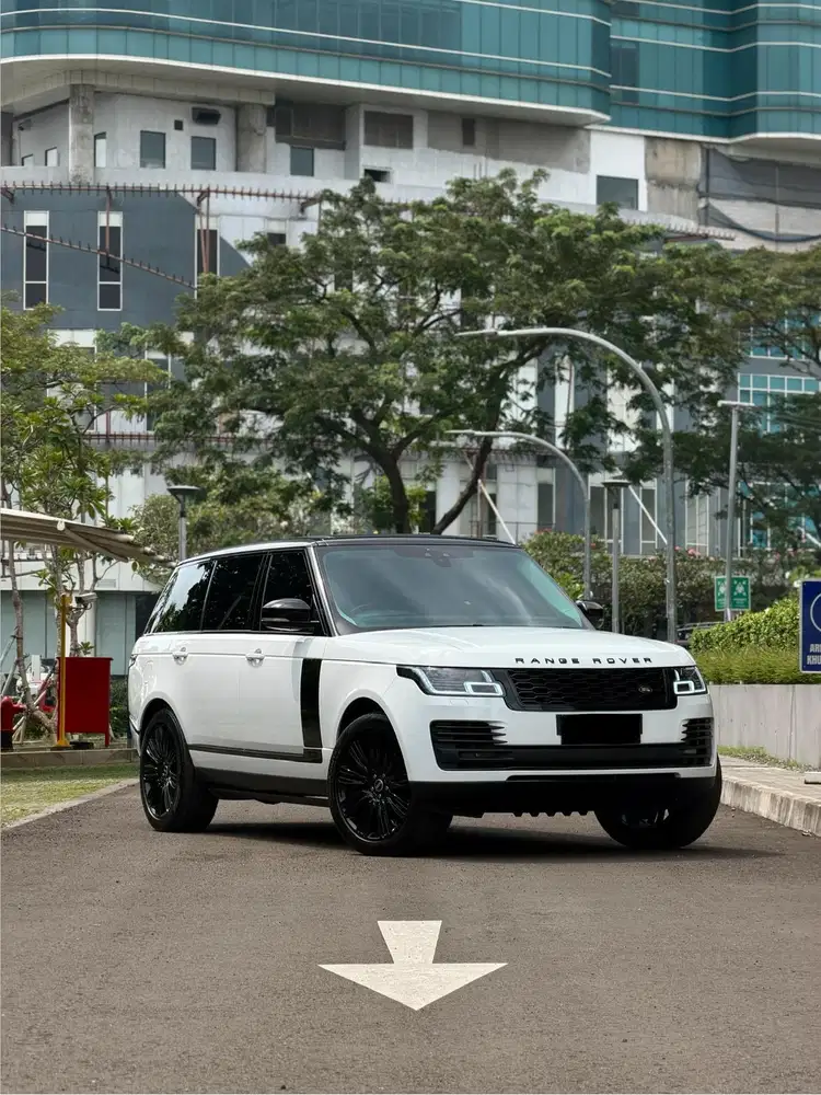 CASH Range Rover Vogue 3.0 LWB FACELIFT 2017 Like New