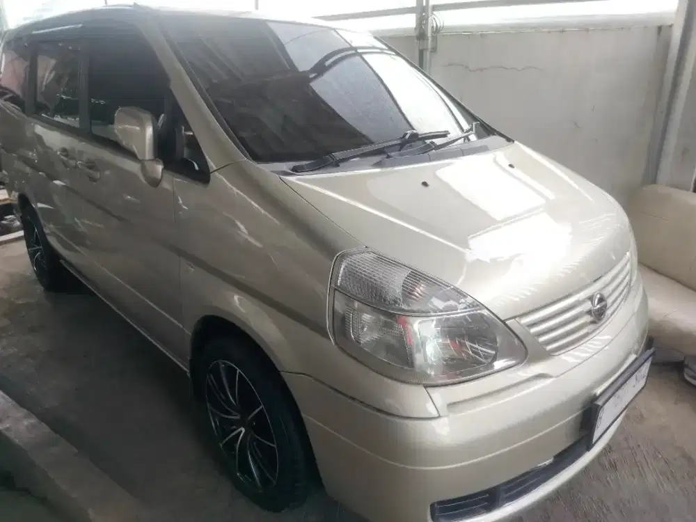 Nissan Serena CT matic th2006