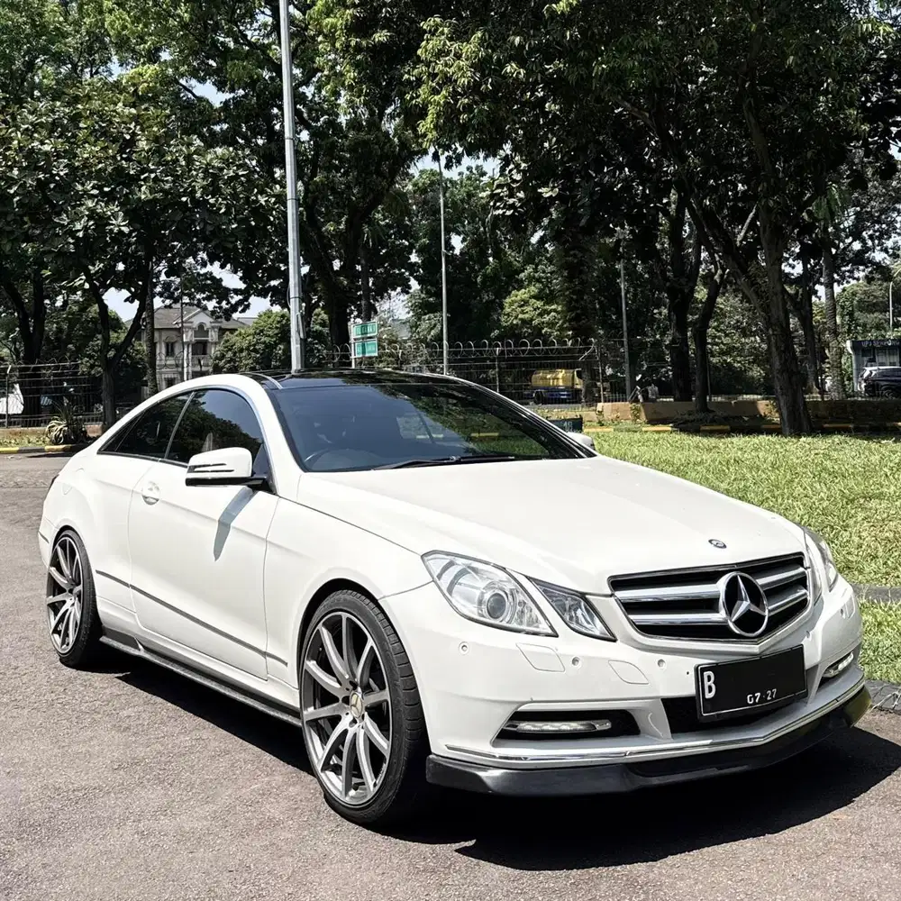 (CASH) Mercedes Benz E200 Coupe AMG 2011