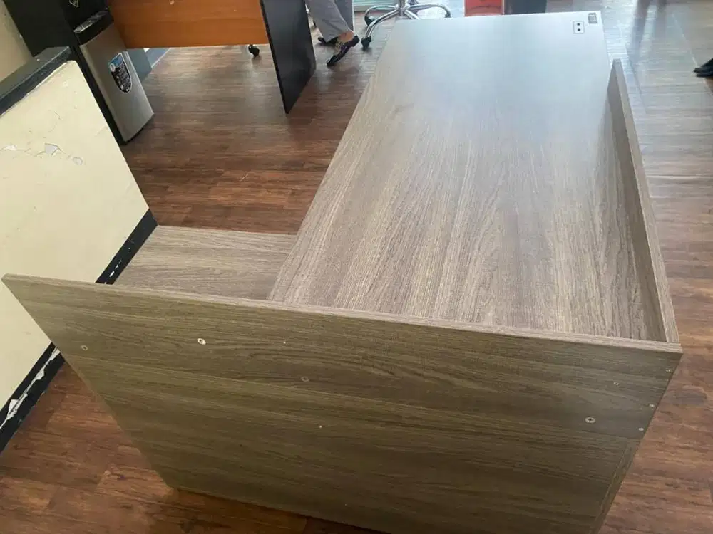 Meja Kantor Minimalis Modern + Laci Penyimpanan