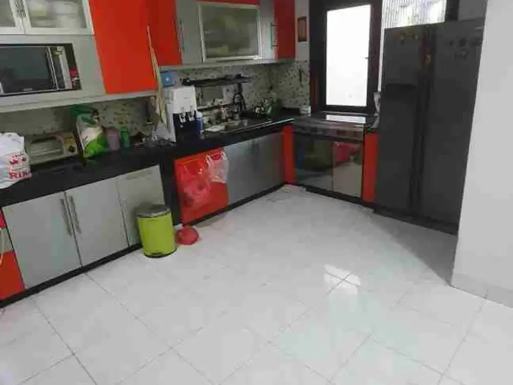 DIJUAL CEPAT RUMAH GADING RESIDENCE 3 LANTAI SIAP HUNI SEY
PELANGI UNGU