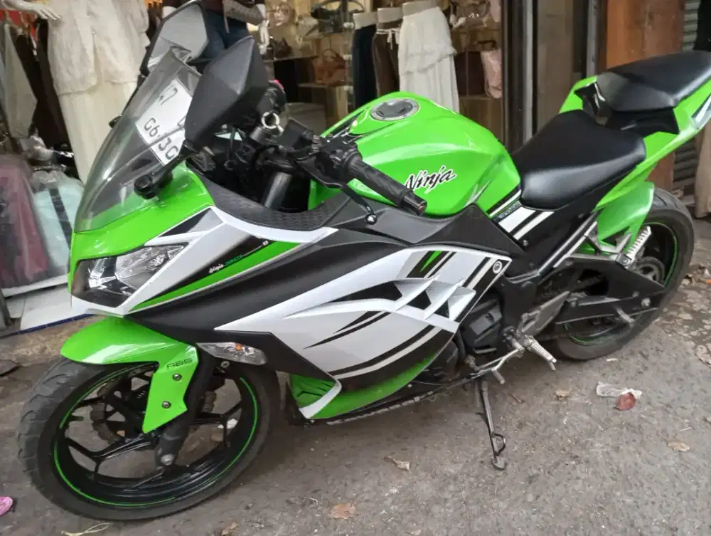 Kawasaki Ninja 250 Fi ABS System THN 2015 Original Mulus Siap Pakai
