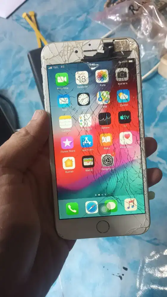 iPhone 6 plus 64 gb BH66% bisa pake kartu ada minus