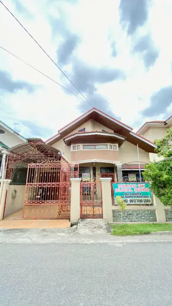 dijual rumah beserta perabotnya.