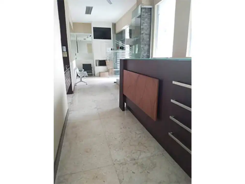 Ruko Gandeng Bukit Gading Indah, Kelapa Gading , Lift, Semi Furnish Luas 10x17m2