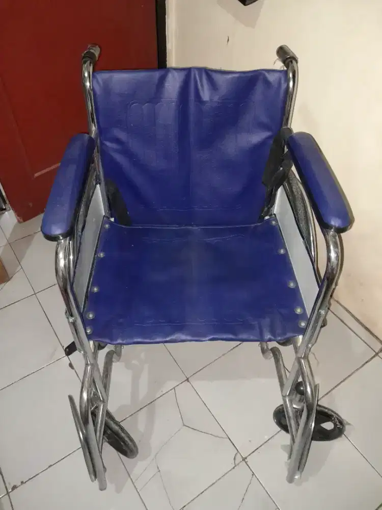 Kursi roda free tongkat