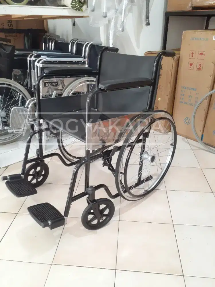 Kursi roda standart bekas