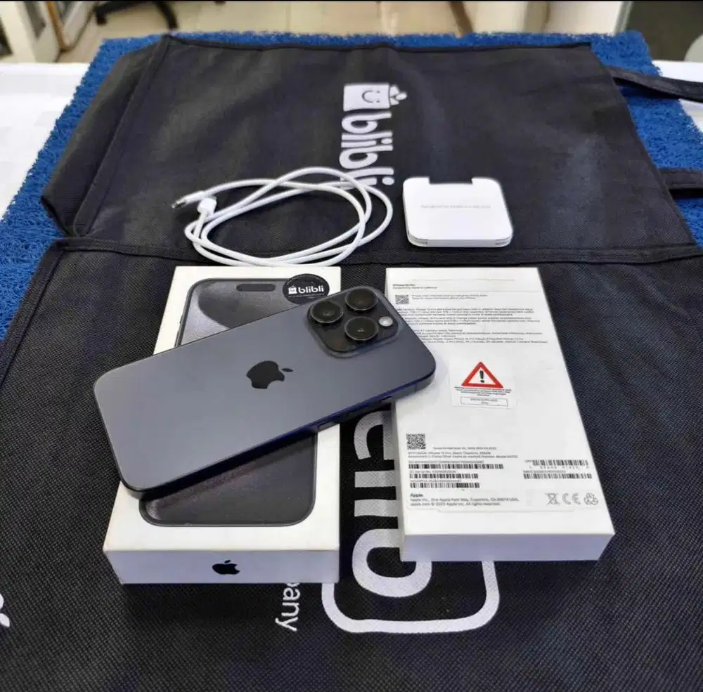Iphone 15 pro 256 GB Black Titanium resmi IBOX