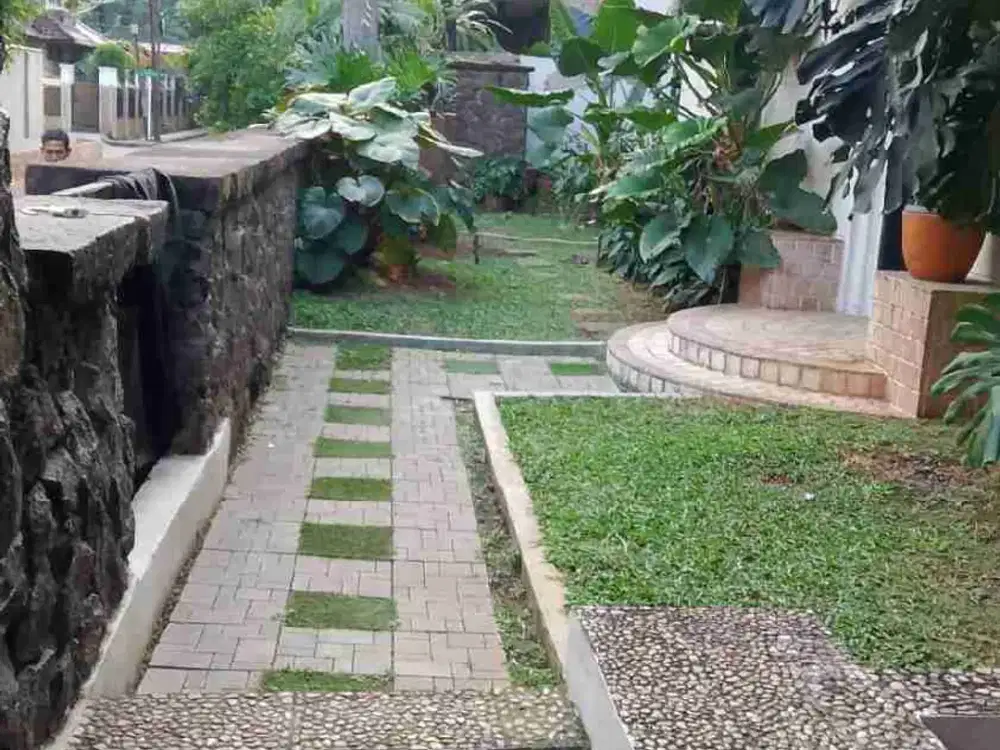 Dijual Rumah Bagus Siap Huni di Komplek Area Kemang Jakarta Selatan