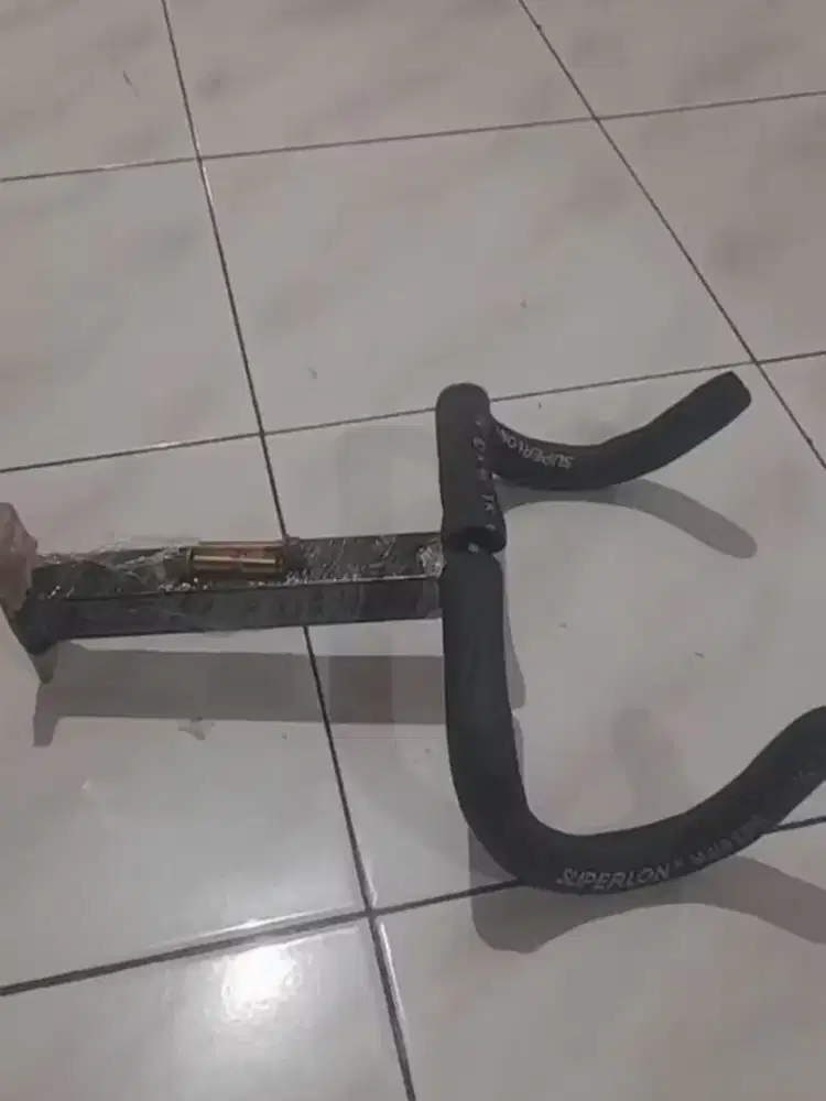 Gantungan sepeda dinding tembok (baru)