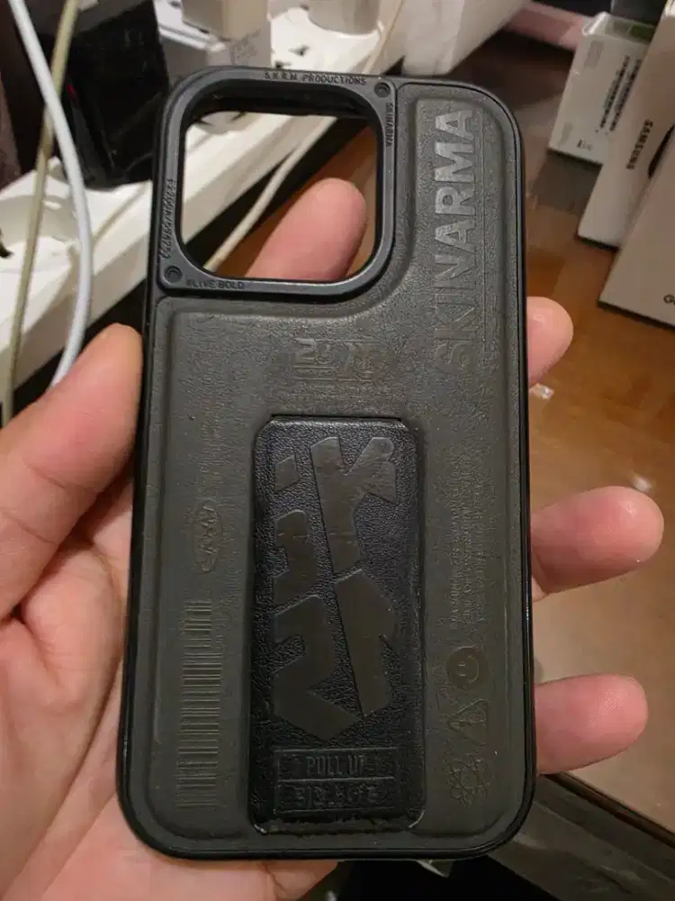 Casing iphone 15 skinarma