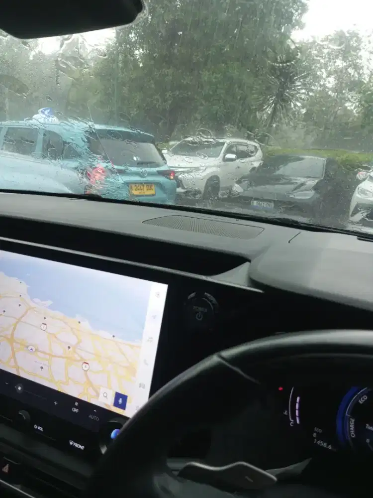 Saya sedang mencari pekerjaan sebagai supir pribadi
