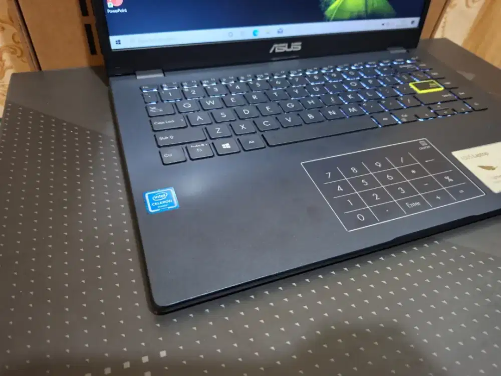 Asus vivobook N4020 Ram 4 ssd 512,backlight Keybord, 14 inch, normal