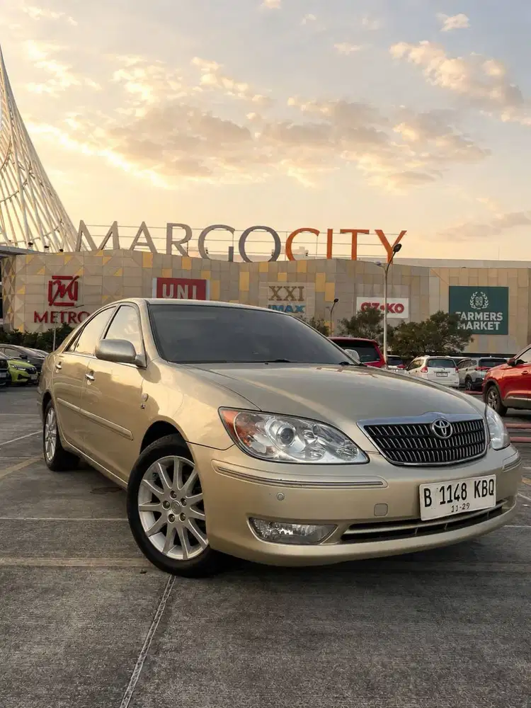 Toyota Camry V 2004
