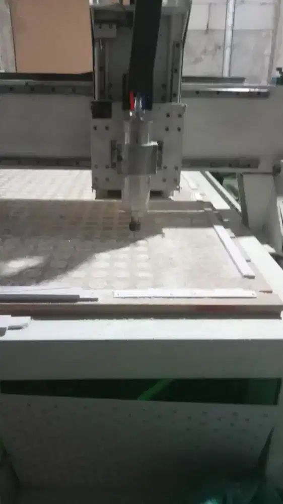 DIBUTUHKAN DESAIN OPERATOR CNC ROUTER