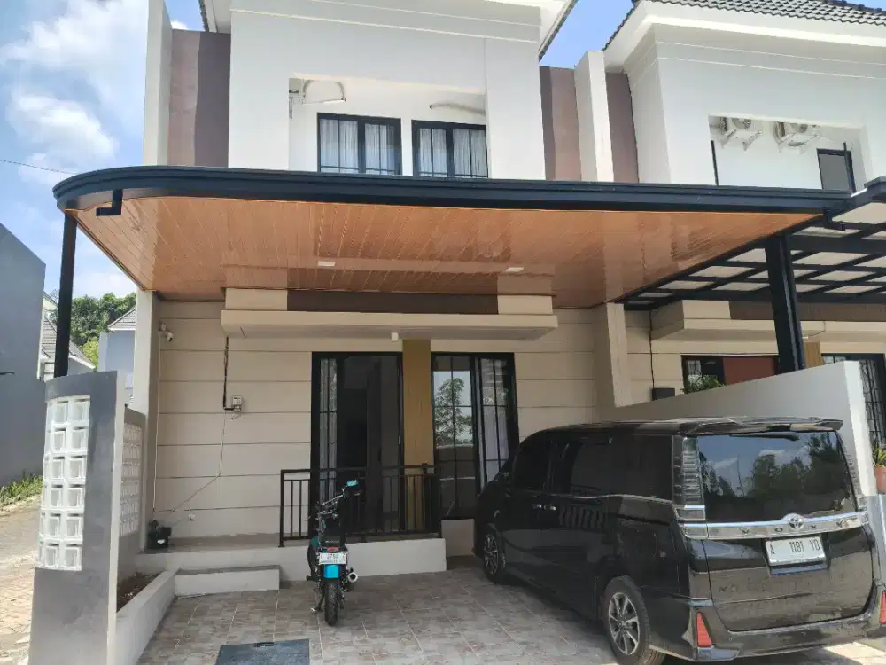 rumah hook 2 lantai di banyumanik