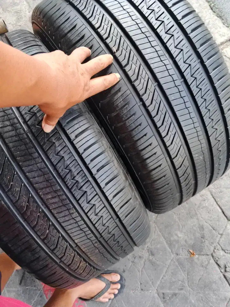 Ban Pirelli 275/40 19