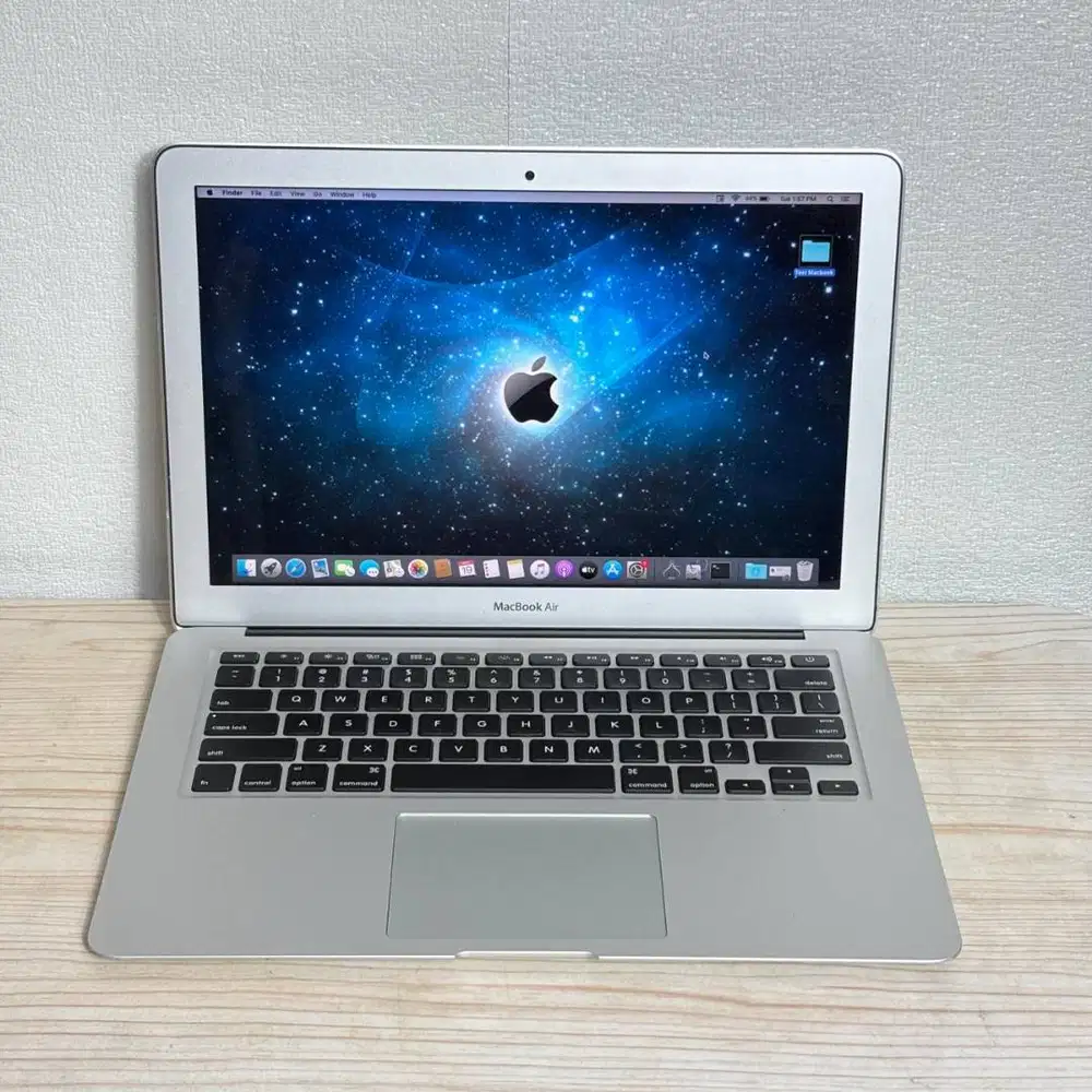 MacBook Air  2017 Core I5 Layar 13inch RAM 8GB//SSD 128GB Murah