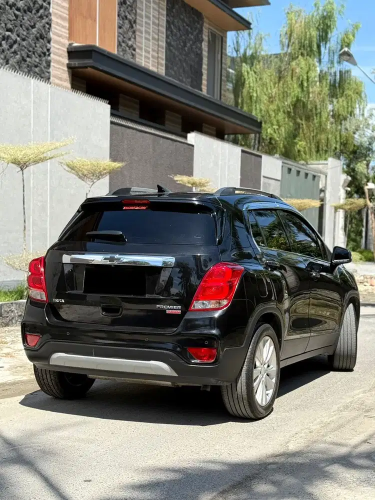 Chevrolet Trax 1.4 Premier A/T 2019 Hitam 2018 2020