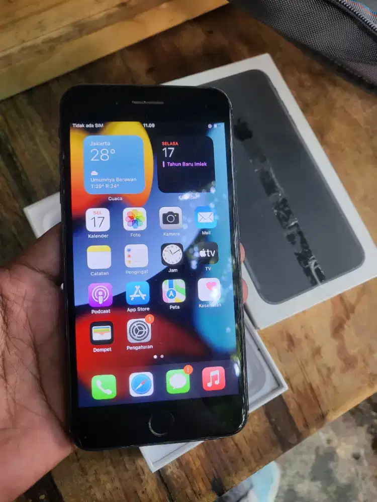 Jual cepat iphone 7 plus 128GB ex ibox fullset