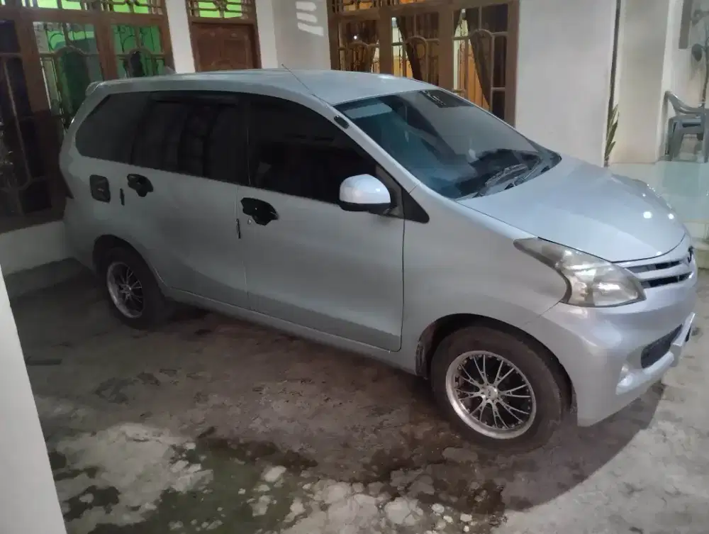 Xenia m 1000 cc