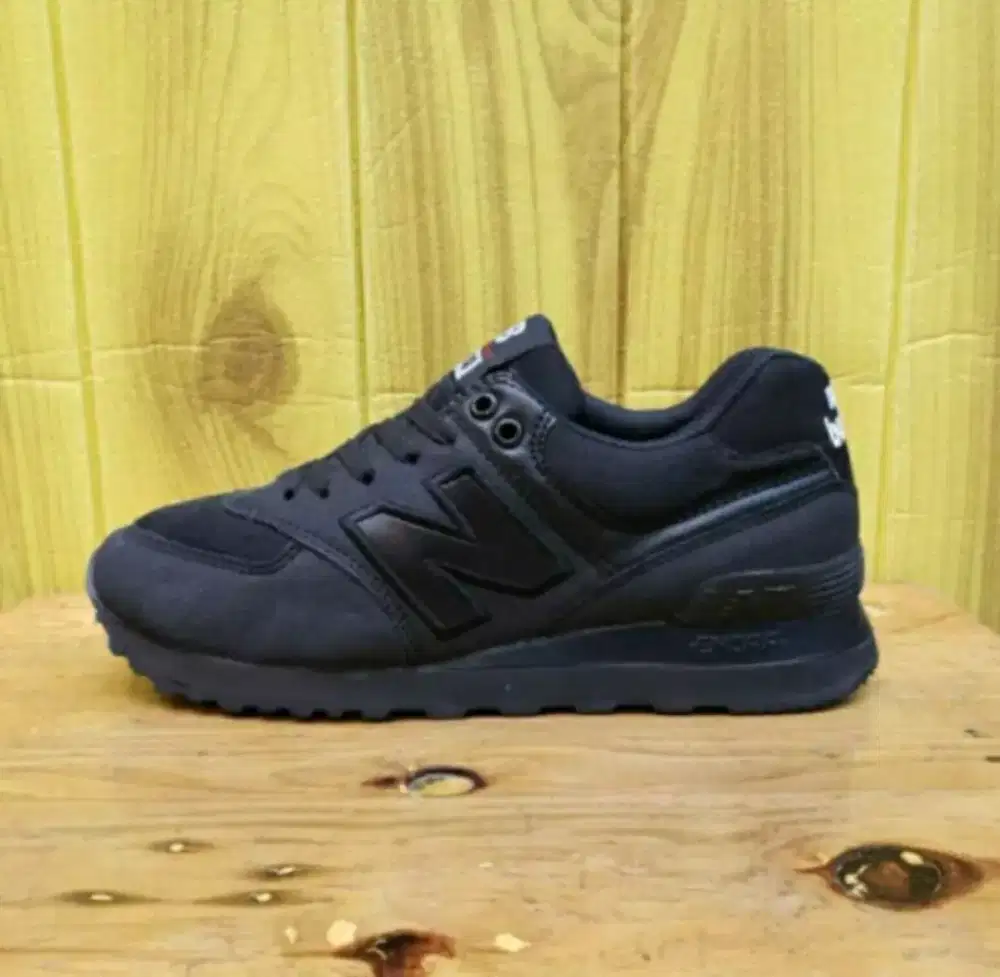 Sepatu sport new balance premium