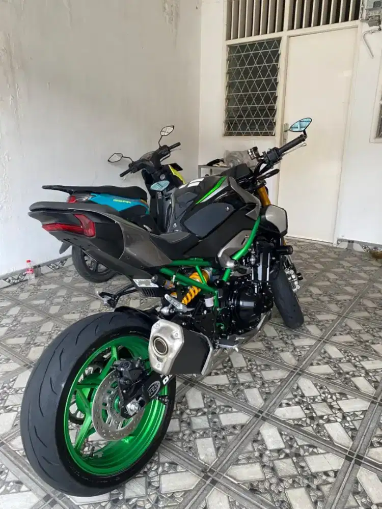 Kawasaki Z900 SE 2025