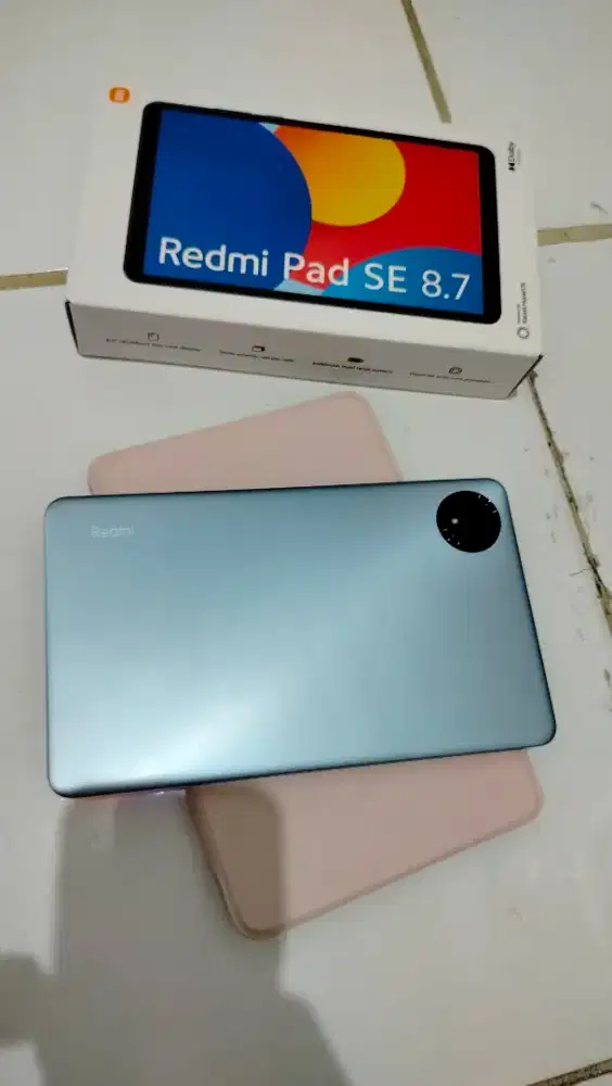 Redmi pad se 8.7 wifi aja ya lengkap dus casan ada pulpen, case.