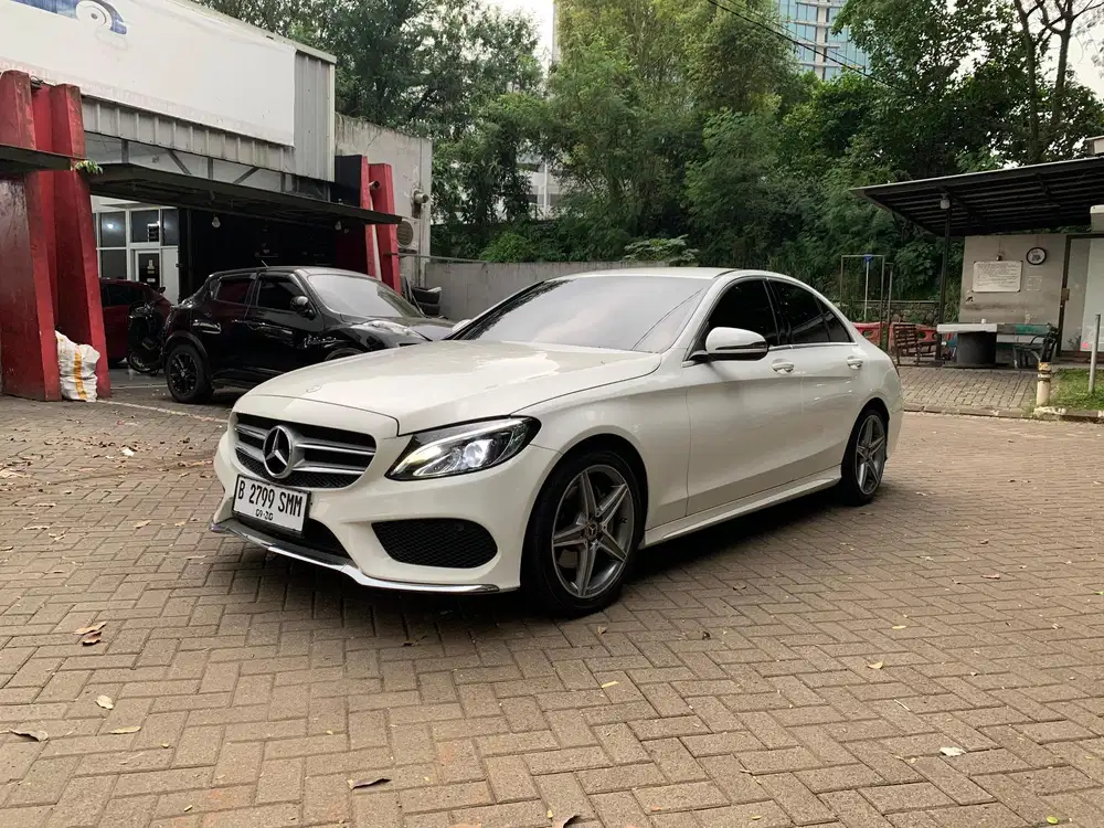 Mercedes-Benz C200 2017 Bensin